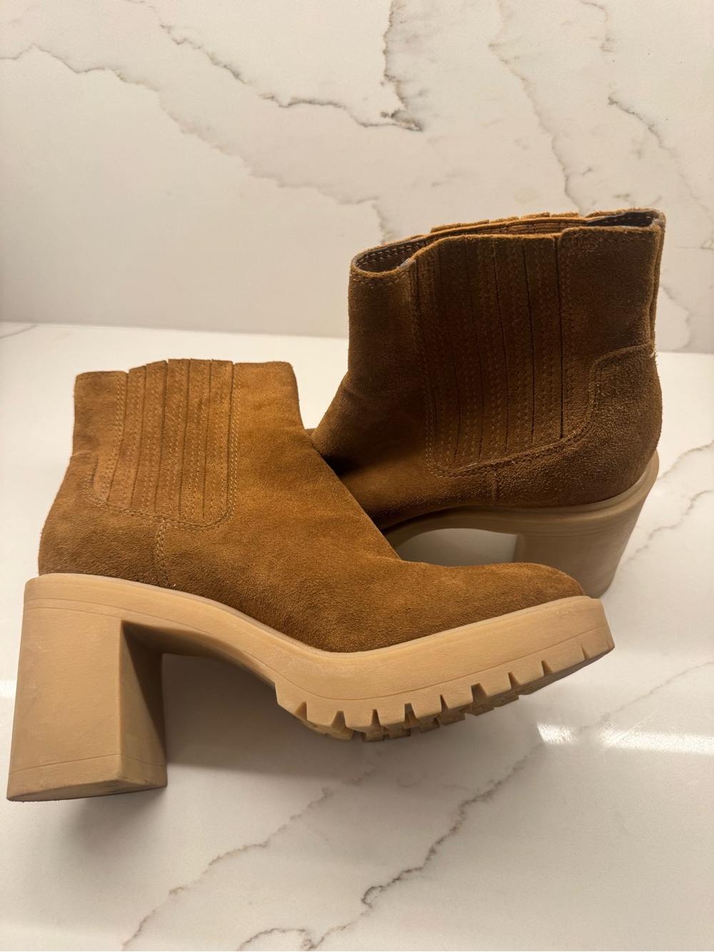 Dolce Vita Caster H2O Camel Suede Waterproof Chelsea Boots Women’s Size 10